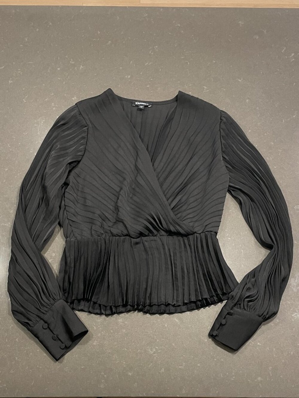Express Pleated Wrap Front Top Small
